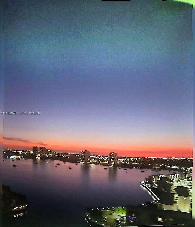 Building Photo - 1000 W Island Blvd