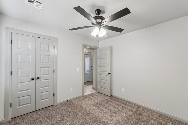Building Photo - 9356 SW 43rd St