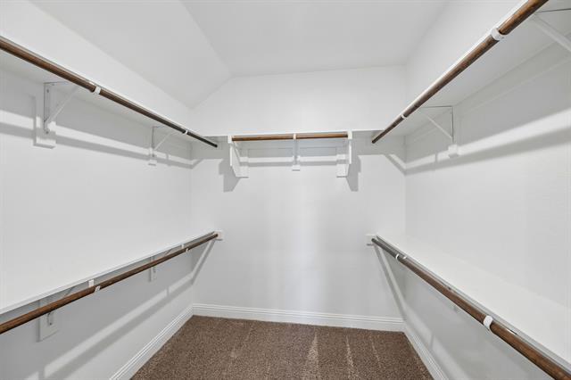 Building Photo - 945 Bluebird Way