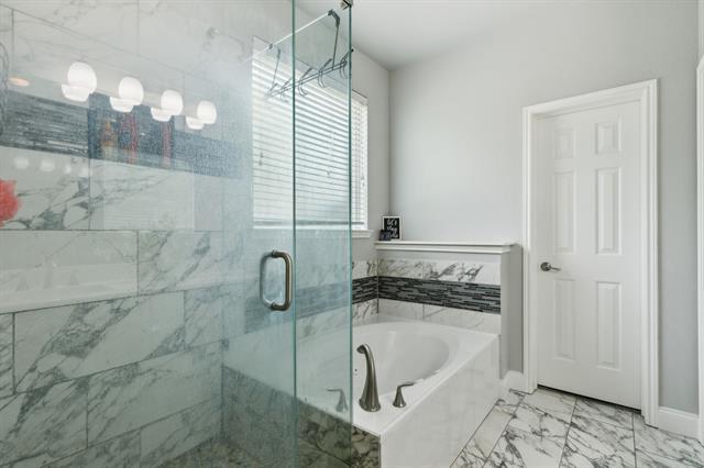 Building Photo - 3833 Denridge Ln
