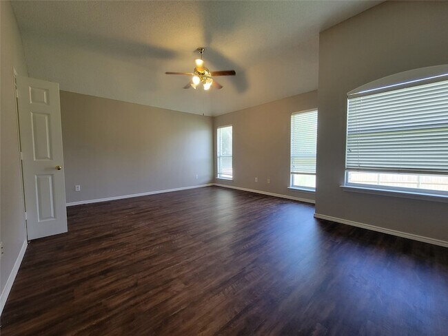 Building Photo - 1020 Parkwood Trail