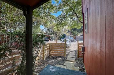 Building Photo - 6906 Lovely Ln