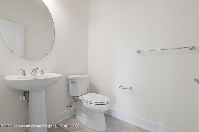 Building Photo - 3 Valiant Ct