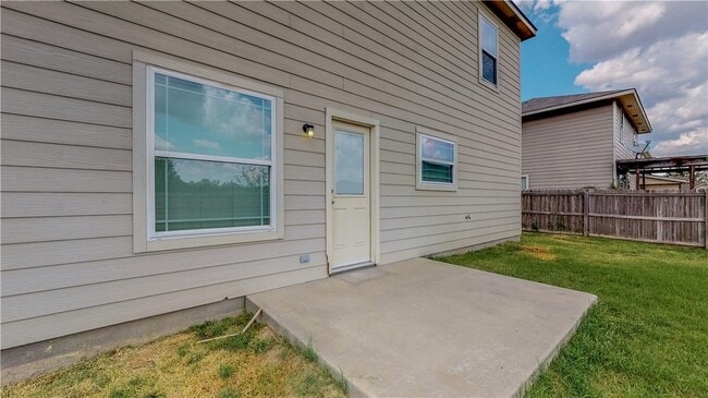 Building Photo - 2700 Horse Haven Ln