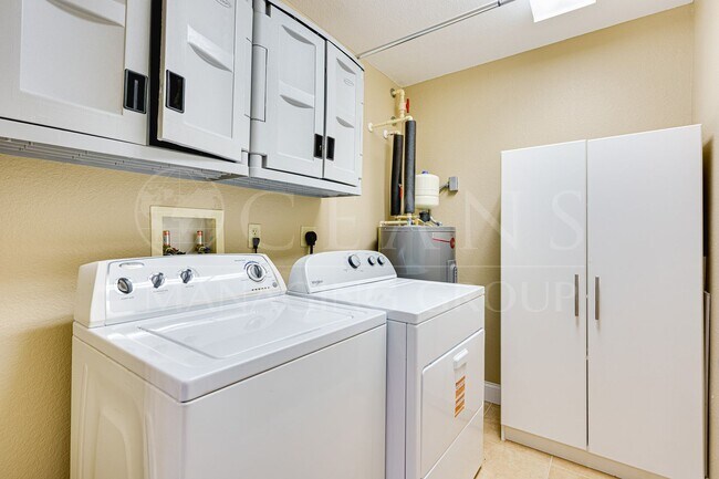 Building Photo - GORGEOUS Waterfront Condo in South Daytona