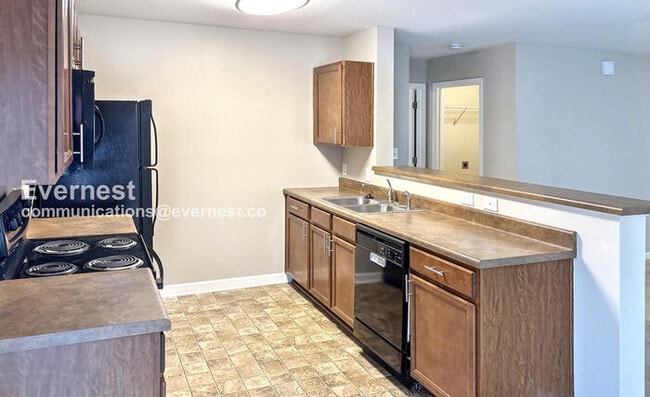 Building Photo - 29766 Westfield Dr