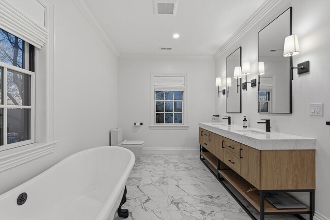 Building Photo - 959 Chestnut St