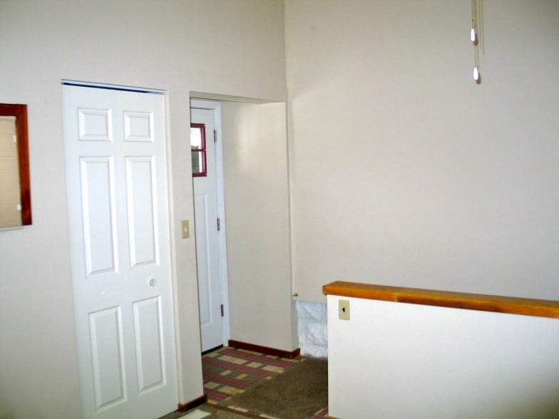 Main entry - 34783 N Gerberding Ave