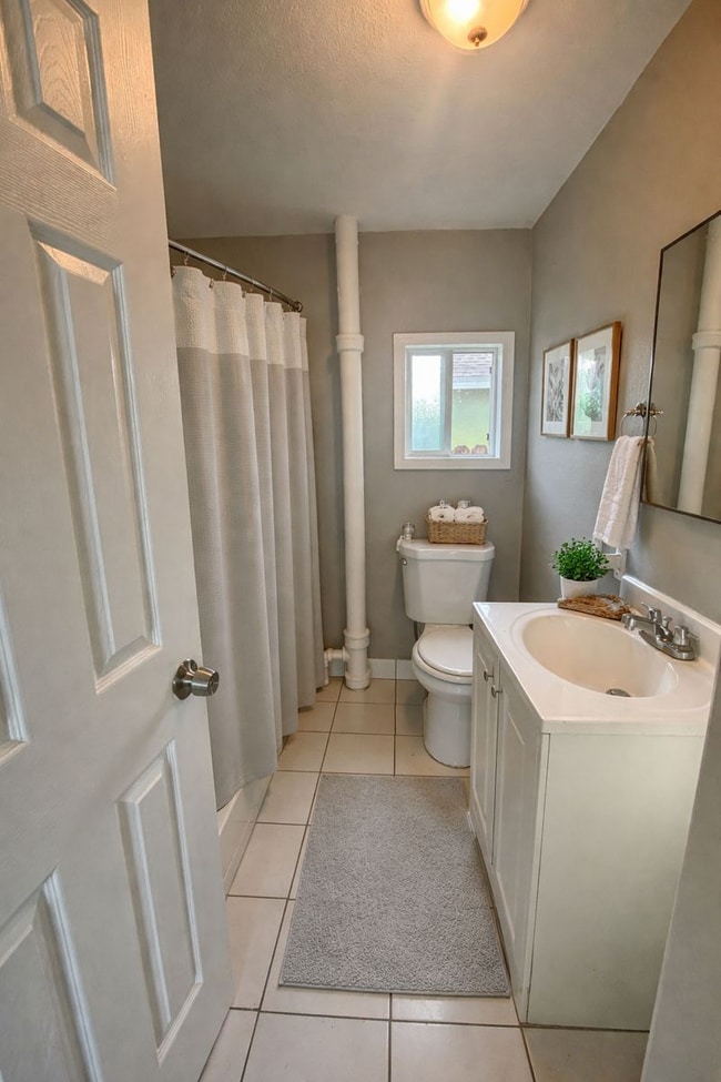 Building Photo - 365 N Phillips St