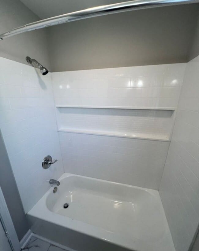 Building Photo - Modern 2-Bed, 1-Bath Duplex with Garage & Basement Storage