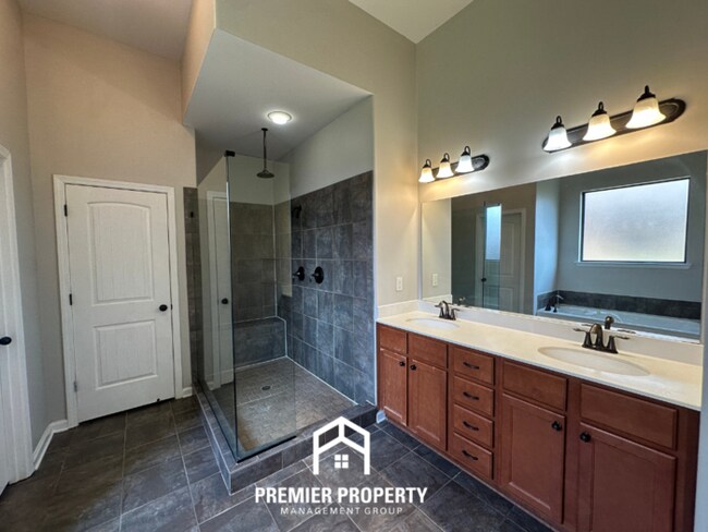Building Photo - Luxury 4BR/3BA Arlington Home | Top-Tier Schools, Granite, Vaulted Ceilings & Covered Patio