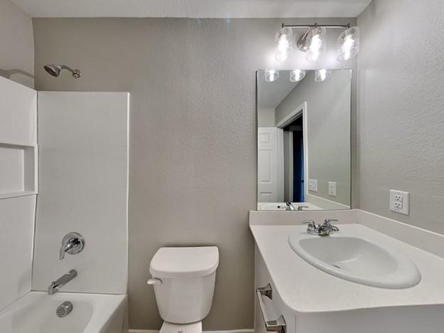 Building Photo - 2009 Pleasant Knl