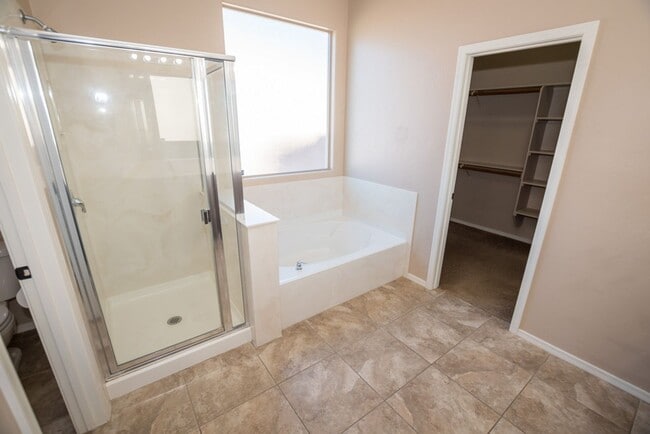 Building Photo - Beautiful Custom Home with 4 Bedrooms, 2 Bath, 3 Car Garage, Central A/C