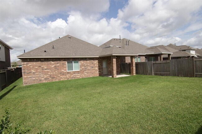 Building Photo - 1907 Benbrook Hollow Ln