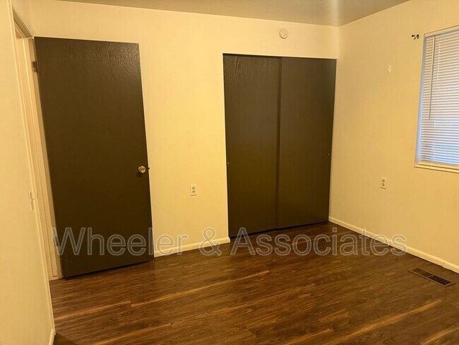 Building Photo - 2650 Jefferson Ave