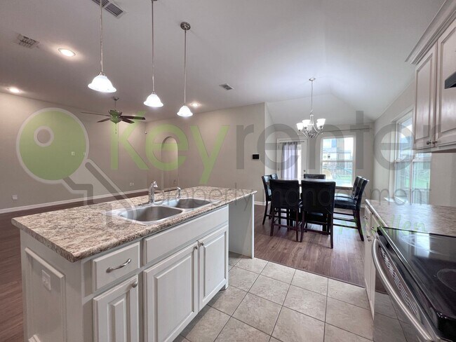 Building Photo - Beautiful 4bed/2bath home in Edinburg