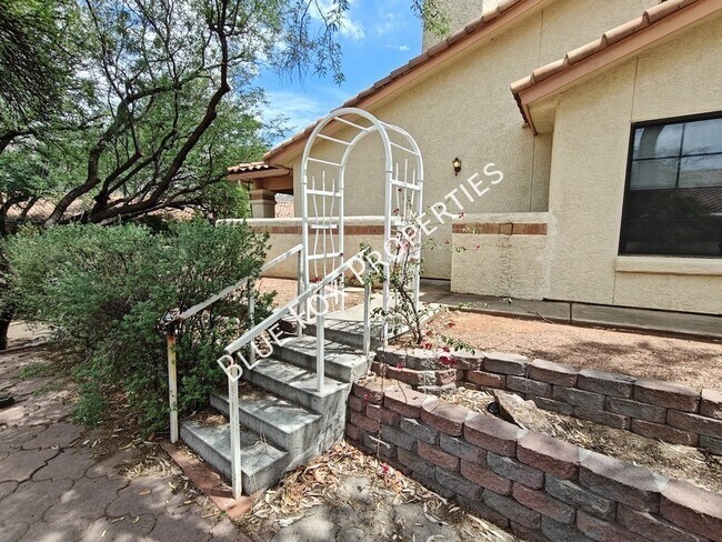 Building Photo - 131 E Horizon Cir