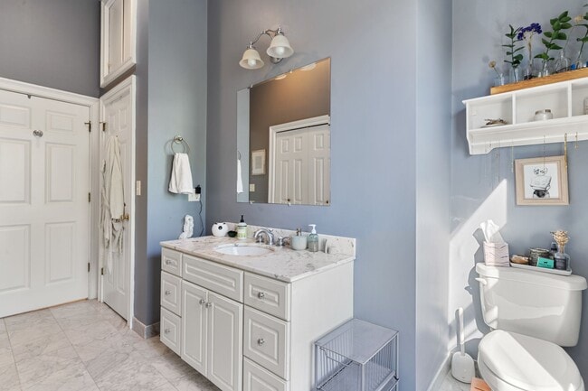 Building Photo - 67 Gates St