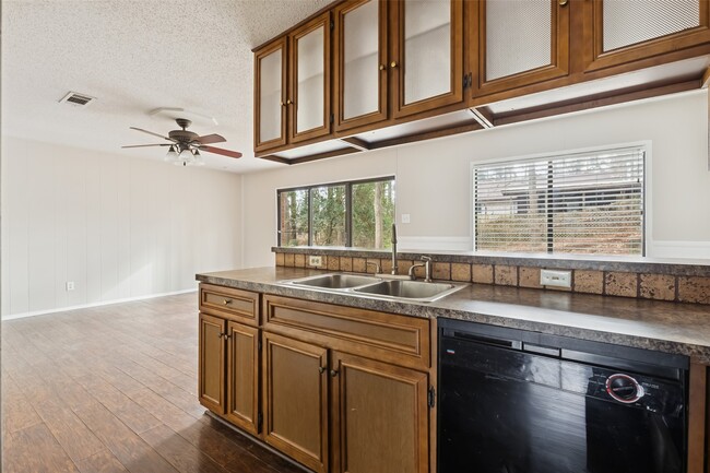 Building Photo - 324 Olive St