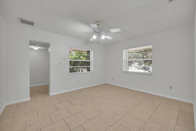 Building Photo - 2302 Sunrise Blvd