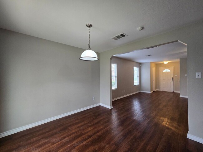 Building Photo - 5302 Lyra Dr