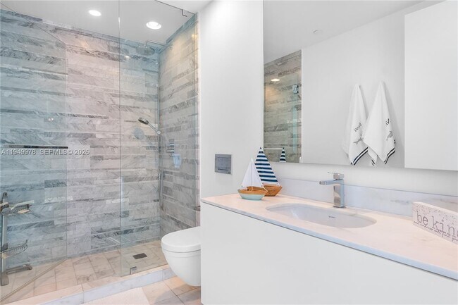 Building Photo - 10201 Collins Ave