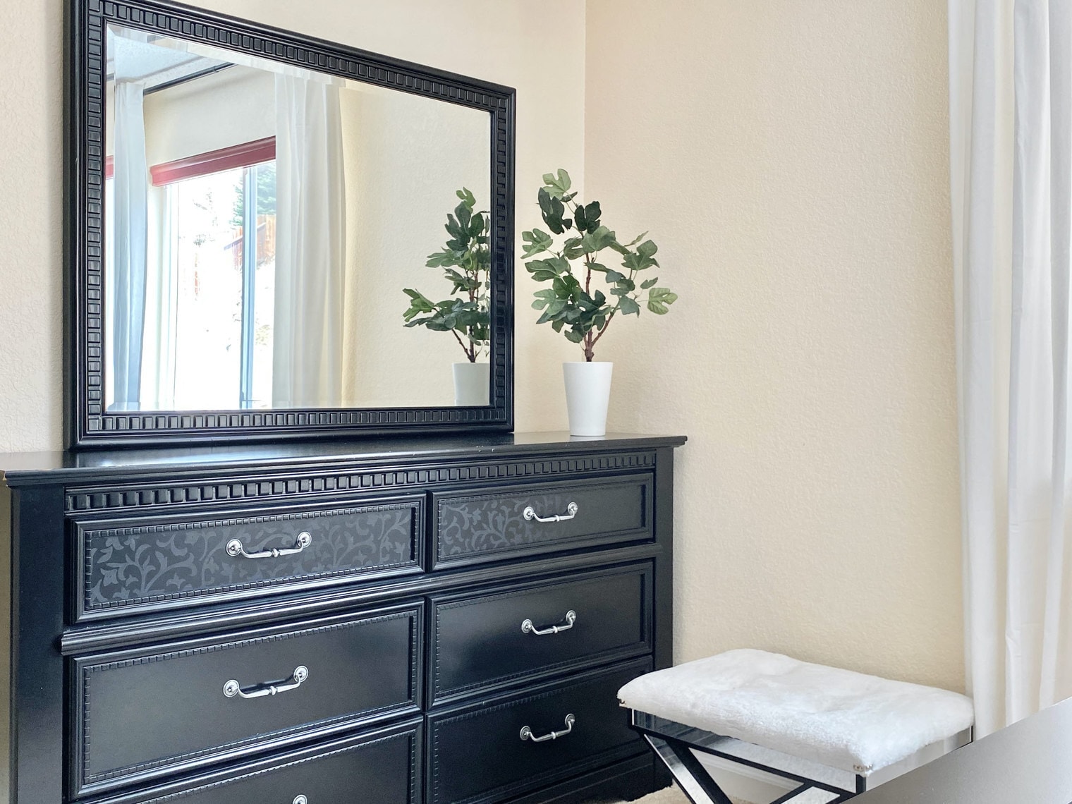 Building Photo - 1825 Sierra Highlands Dr