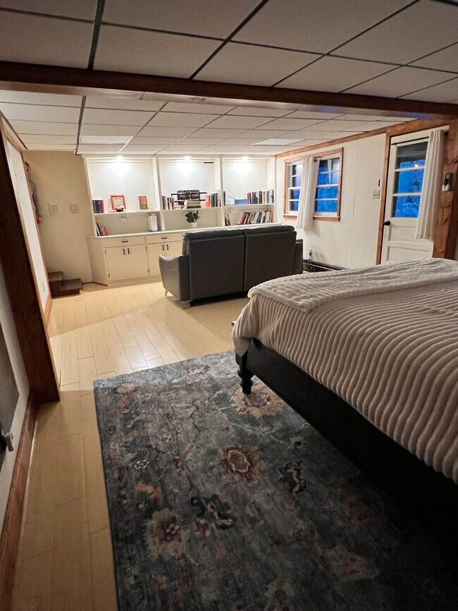 Building Photo - 59 Elm Dr