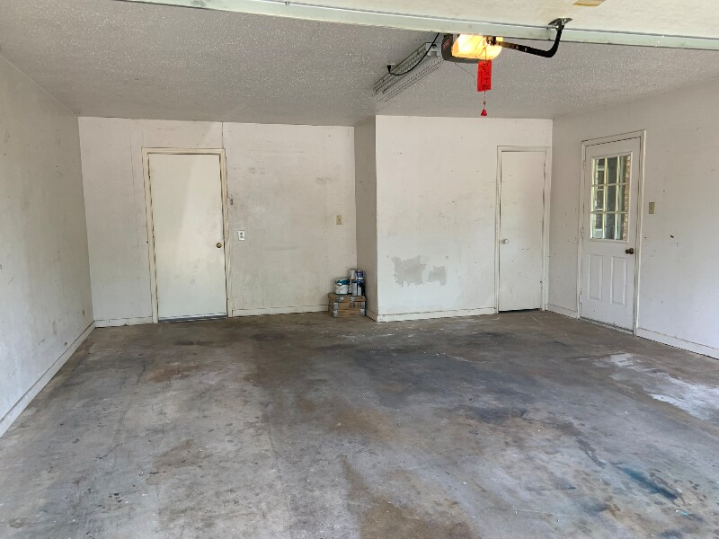 Building Photo - 1707 Chisolm Trail
