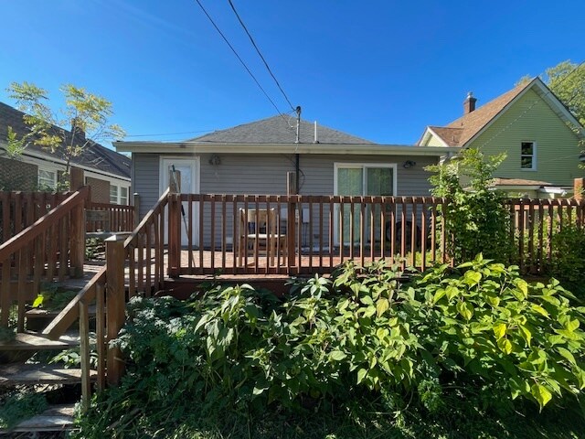 Building Photo - 418 Studebaker St