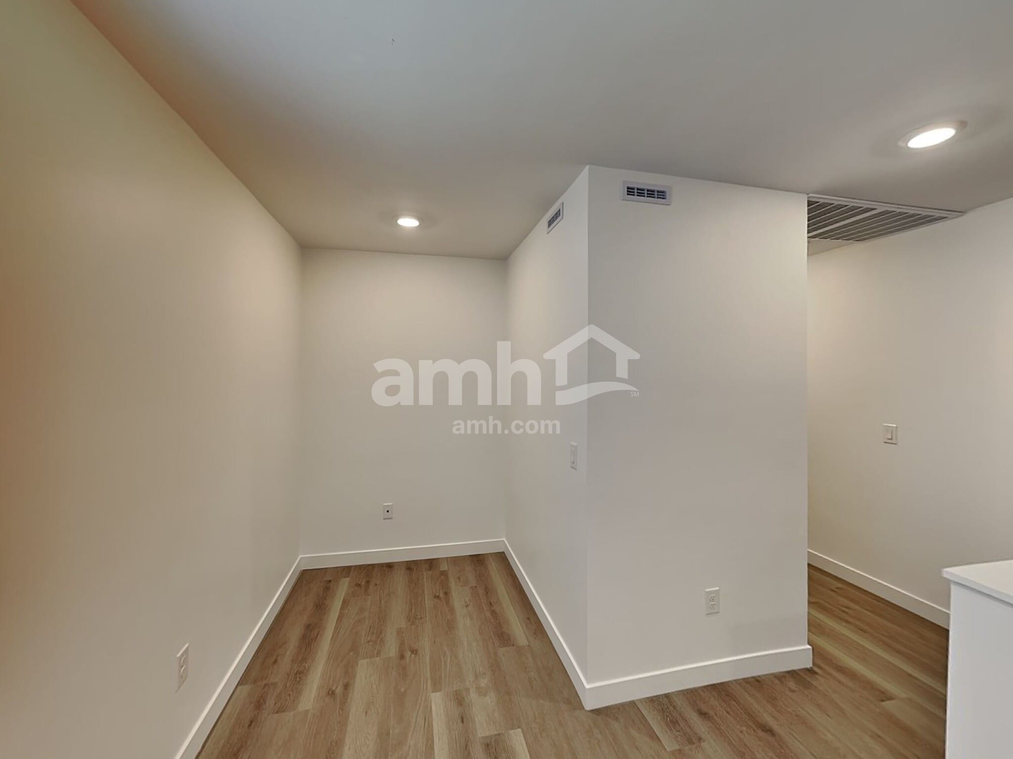 Building Photo - 9525 Harkes Dr