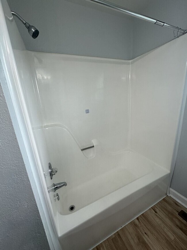 Building Photo - Comfortable Chattanooga Living at Clift View Drive