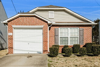 Building Photo - 2814 Creekbend Dr