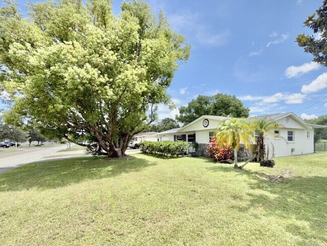 Building Photo - 4149 Prudence Dr