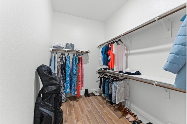 Building Photo - 9638 Birchwood Holw Trl