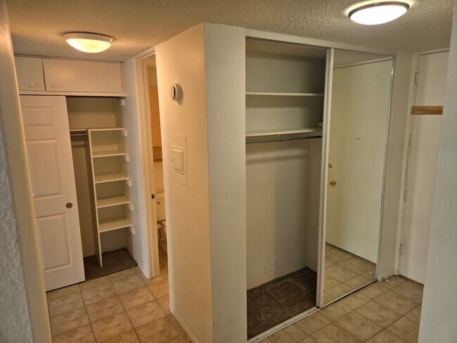 Building Photo - Charming 1-Bedroom Condo in the Heart of Denver's University Neighborhood