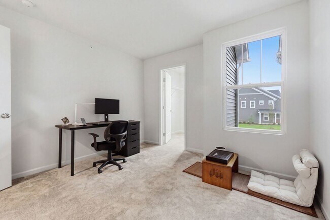 Building Photo - 5920 Hawkweed Dr