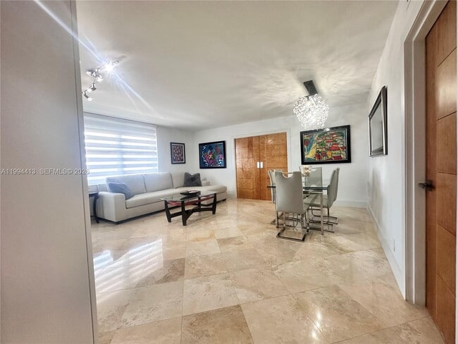 Building Photo - 9225 Collins Ave