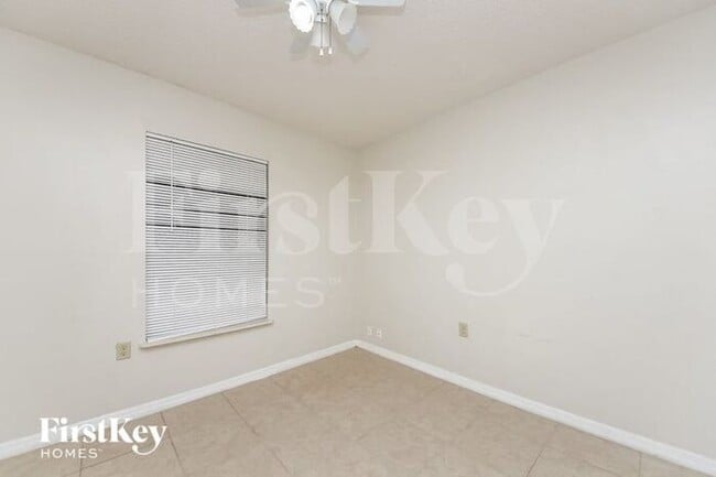 Building Photo - 815 Adour Dr