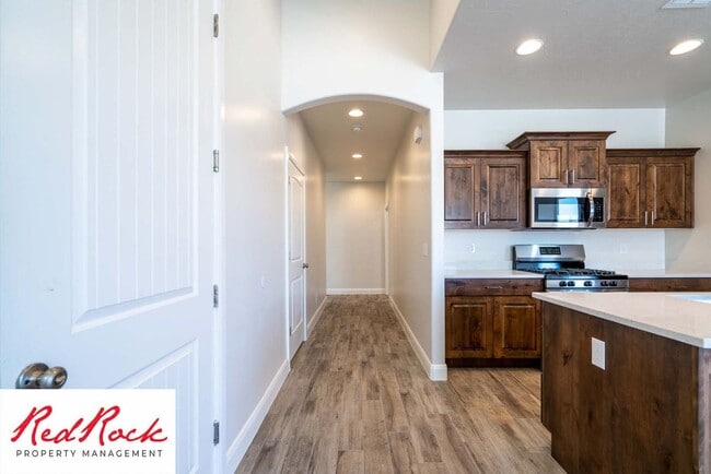 Building Photo - Single Family Home in Hurricane with an attached Casita!