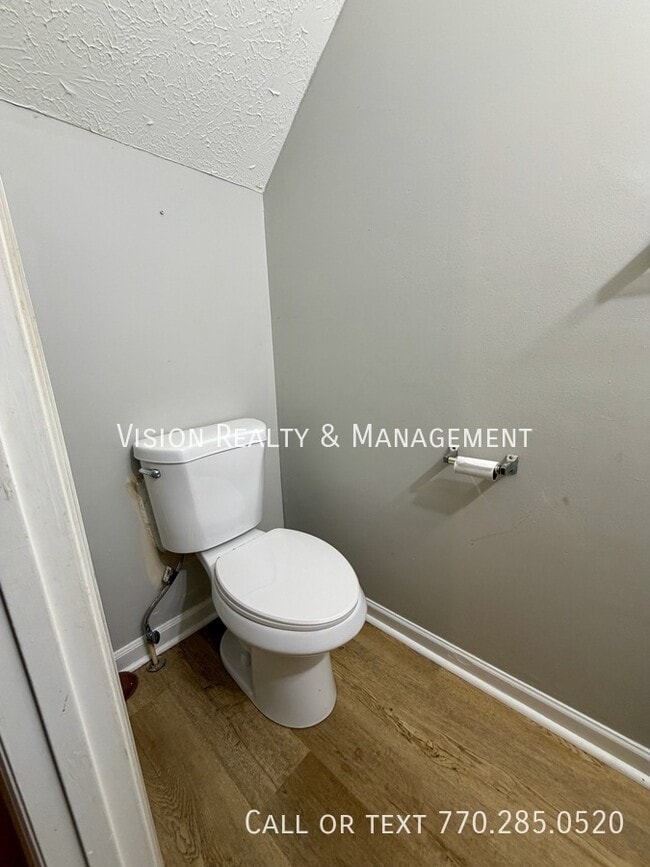 Building Photo - 1911 Shenandoah Valley Ln SE