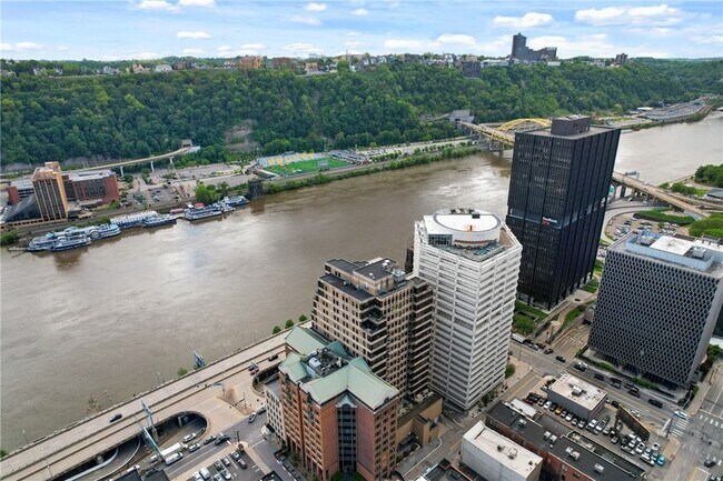 Building Photo - 151 Fort Pitt Blvd