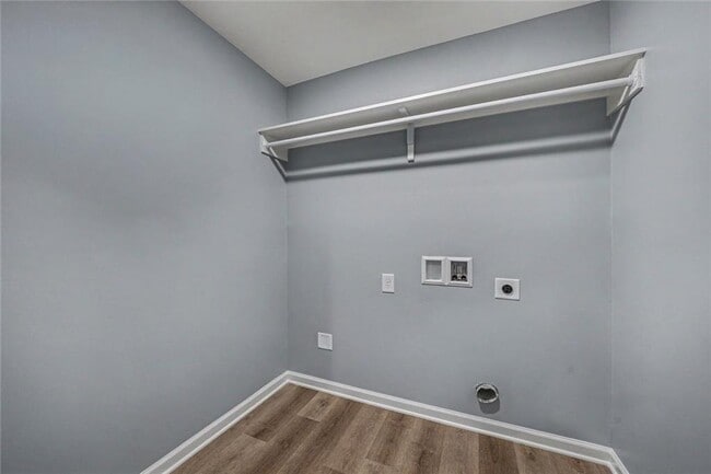 Building Photo - 411 Hardy Ave SW