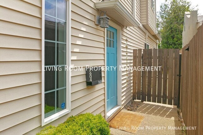 Building Photo - 7604 N McKenna Ave