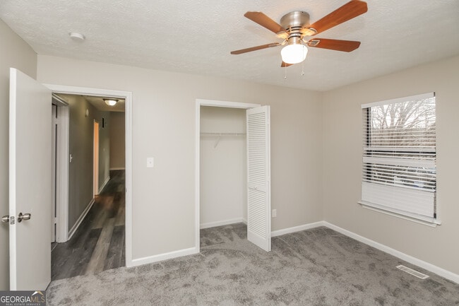 Building Photo - 1062 Buckboard Ct