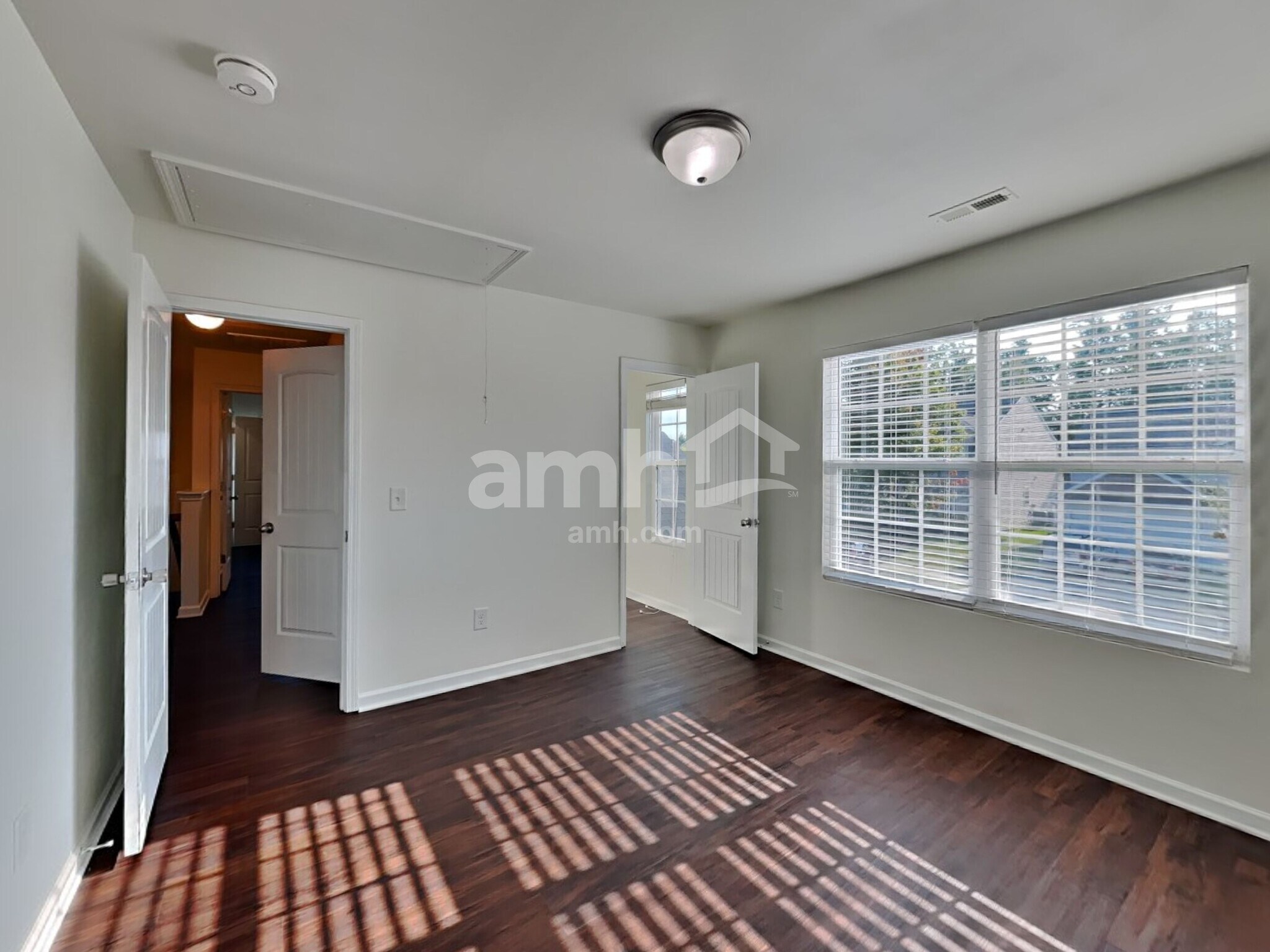 Building Photo - 301 Groves Stone Dr