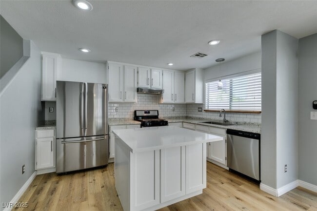 Building Photo - 120 Tansy Ct