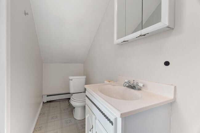 Building Photo - 15 Holton St
