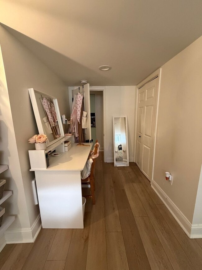 Building Photo - 5445 W Berks St