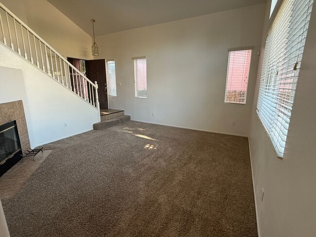 Building Photo - Brentwood Community- Centrally Located- 3 ...